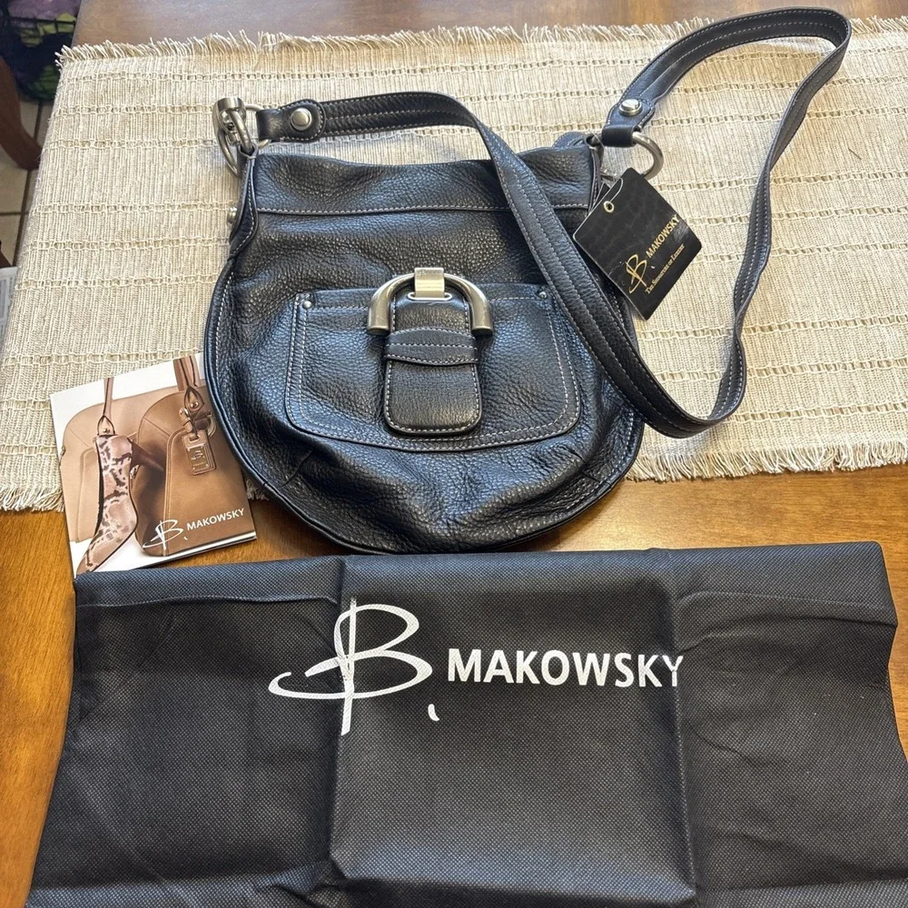 B Makowsky Leather Shoulder Bag‎ Black NWT with Dust Bag Excellent Condition